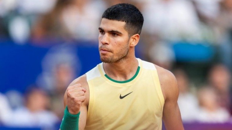 Alcaraz avanza a semifinales y es favorito en el Argentina Open